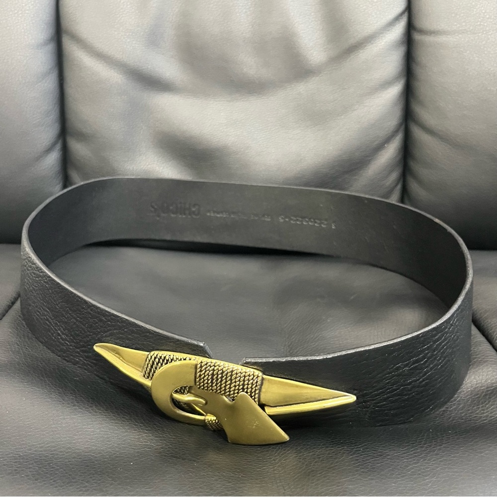 CHICO’S Genuine Leather Arrow Feathered Buckle belt women’s size S (29” long)